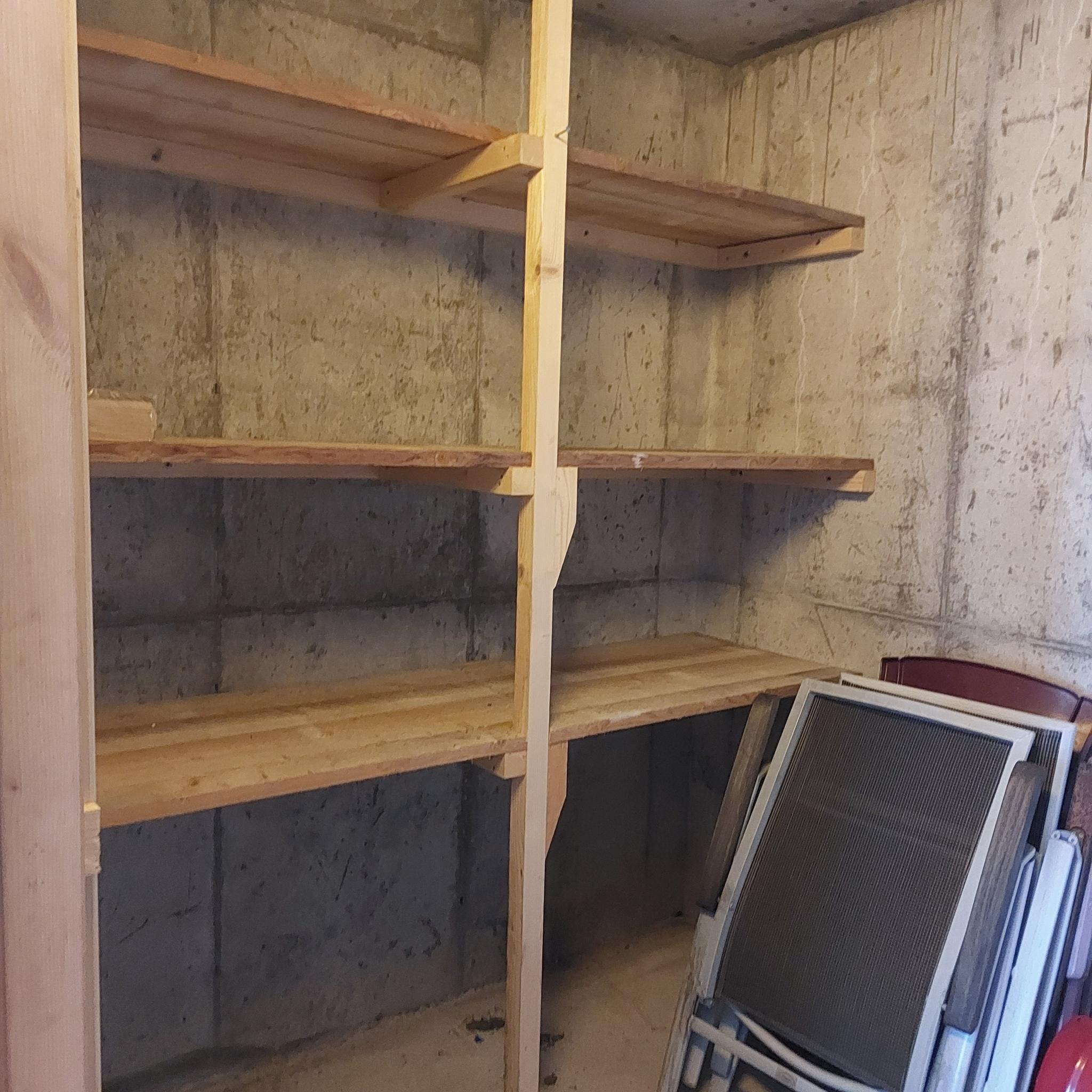 Bodplass innerst i garasjen.